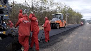 Pavimentação asfáltica é iniciada na Avenida Otaciano José de Oliveira